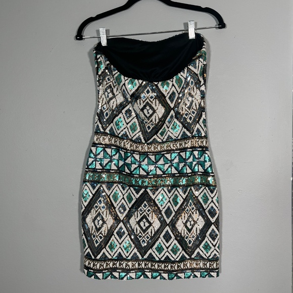 Strapless Sequin Geometric Mini Dress - Picture 3 of 12
